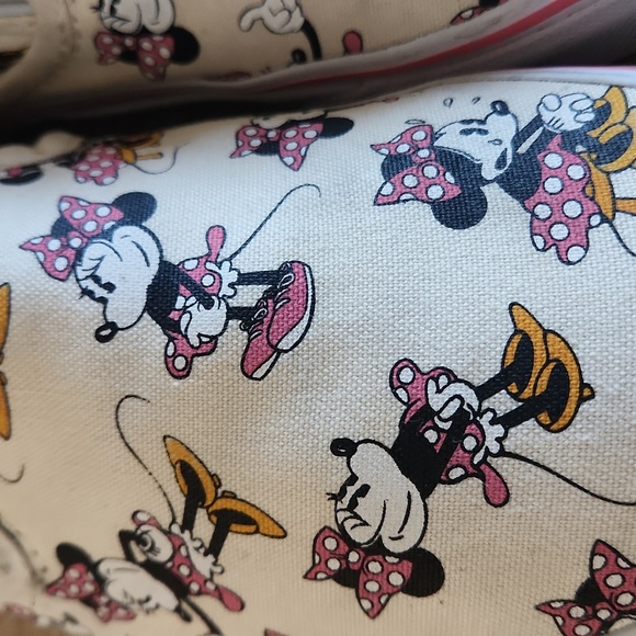 Rare Vans X Disney Minnie Mouse Slip-on Sneakers 🖤🐭💗 - Picture 3 of 16